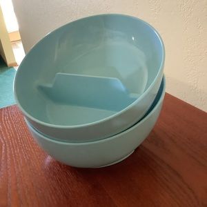 BRILLIANT duo of divided cereal/snack bowls.